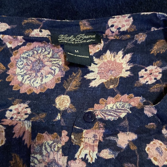 2 for $13 LUCKY BRAND Shirt Women’s Size M Lucky Brand Floral Too Boho Chic - Picture 3 of 10
